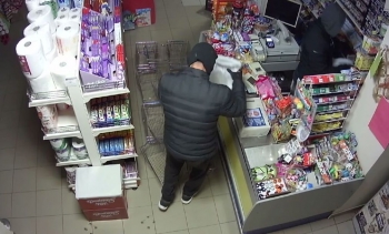 Обраха хранителен магазин във Враца