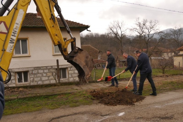 Стартира подмяната на водопроводи в четири чупренски села /СНИМКИ/
