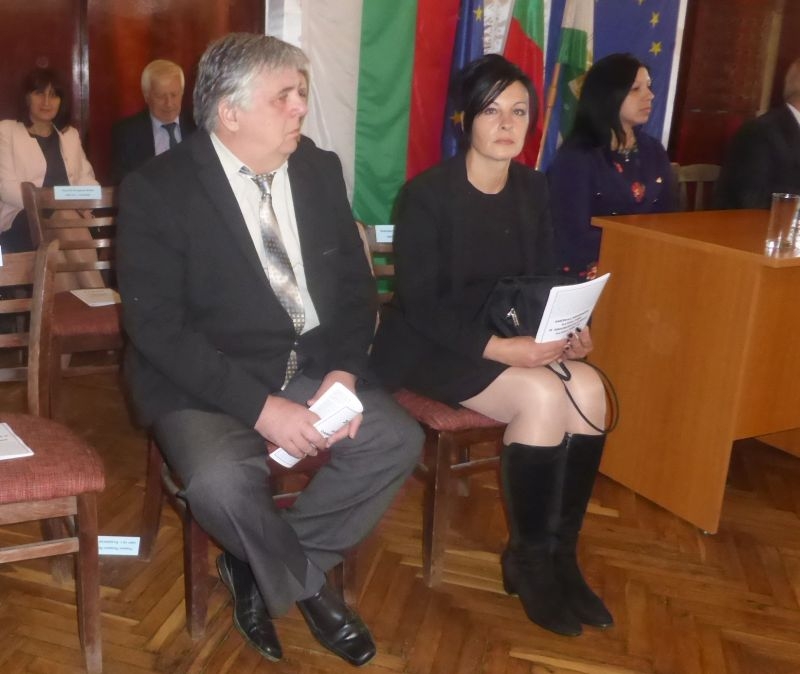 Новите кметове на Бърдарски геран Пламен Петков и на Бъркачево Благовеста Борисова