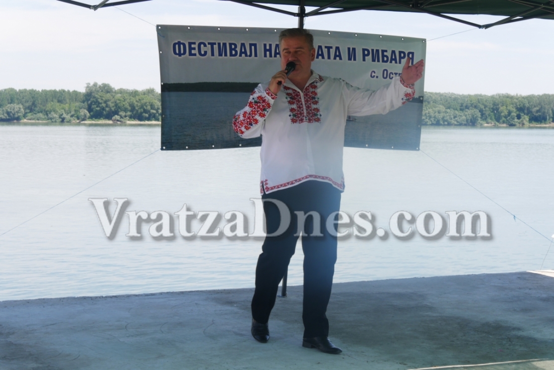 Народният певец Юри Крумов пя на фестивала