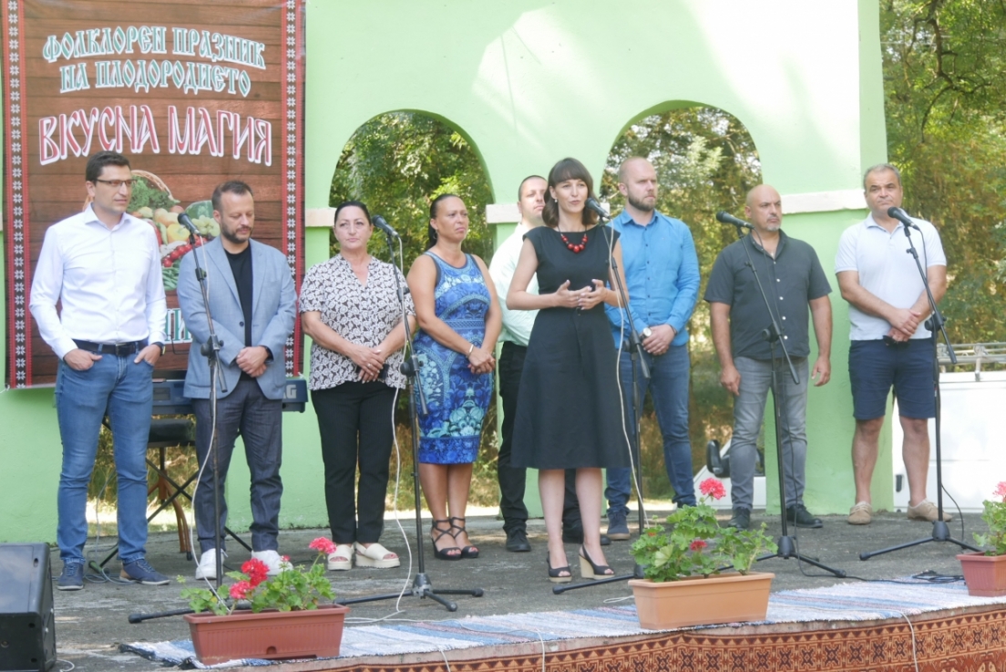 Народният представител Деница Симеонова поздрави участниците за хубавата традиция