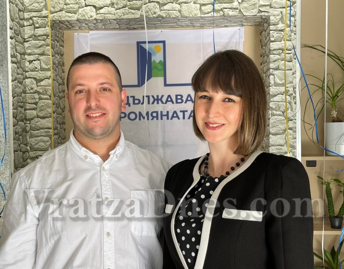Народният представител Деница Симеонова и областният координатор Деян Войкин