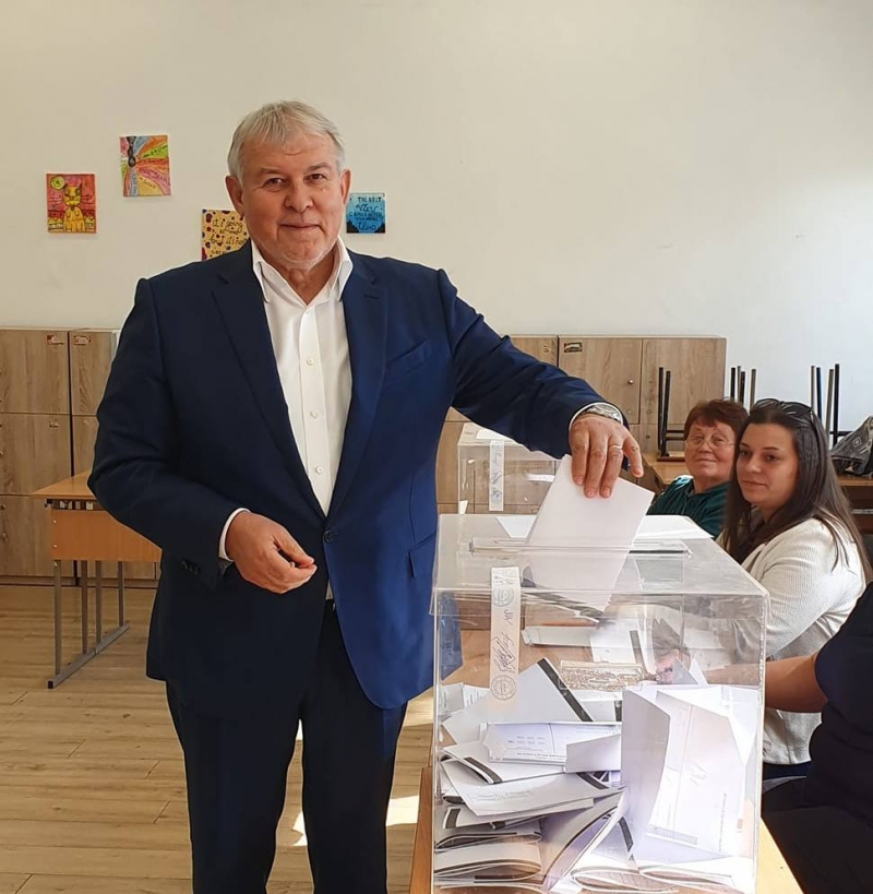 Румен Христов: Гласувах, за да се оправят пътищата и да има повече инвеститори и работа