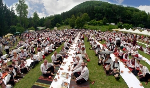транспорт Пускат безплатен транспорт за събор Леденика, но не и с анцузи на събитието