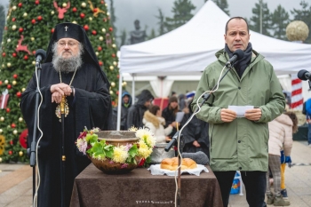 Враца отбеляза Никулден с благотворителност СНИМКИ