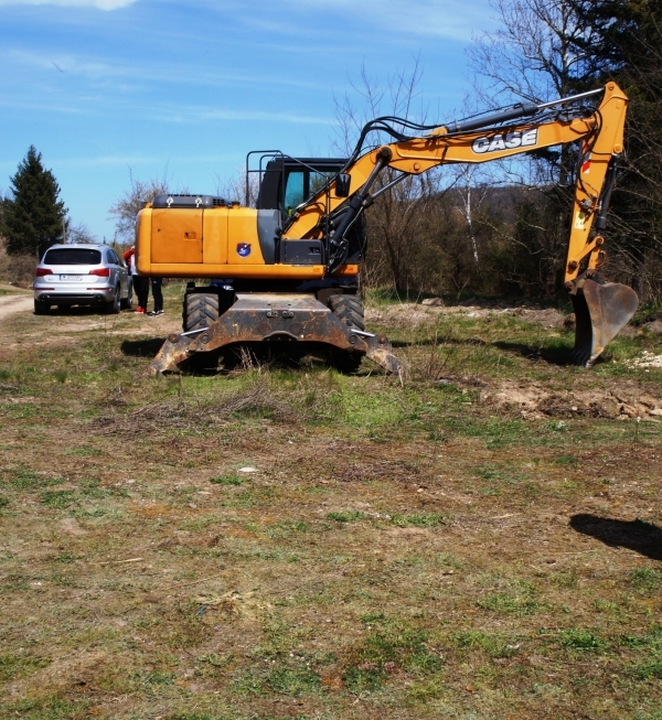 Рекултивират сметище край Димово