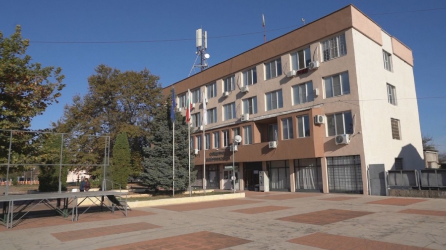 Кметове вземат добри бонуси за резултати