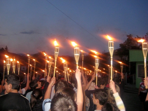 Факелно шествие за паметта на Ботев в Остров