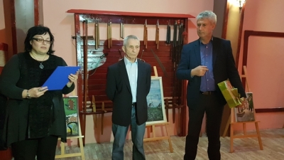 Василий Ковяр представи първата си самостоятелна изложба Снимки