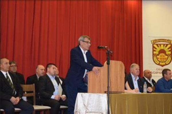 Цирк в Бойчиновци: Съветници пак си вдигат заплатите, председател забравил за своята