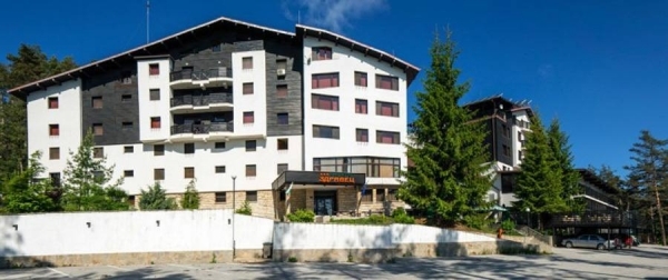 Хотел търси служители