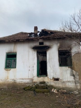 Огромни са щетите по къщата след пожара