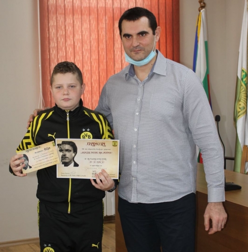 Наградиха талантливи деца от Кнежа