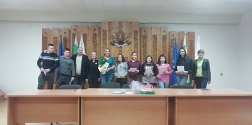 Наградиха ученици от Криводол