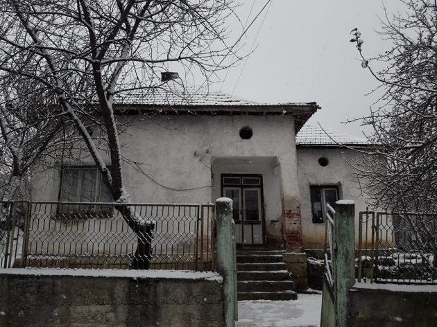 Нужни са 3 000 лв. за да придобие семейството нова къща в селото