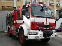 Екипи на пожарната отводняват в Мездра 