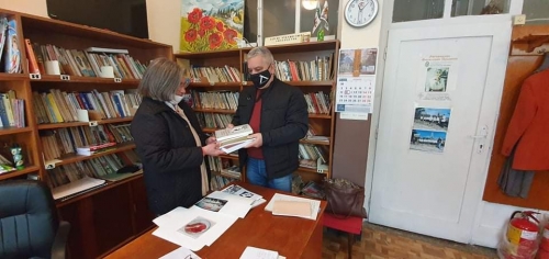 Читалищата в Долна Кремена и Пудрия с нови книги