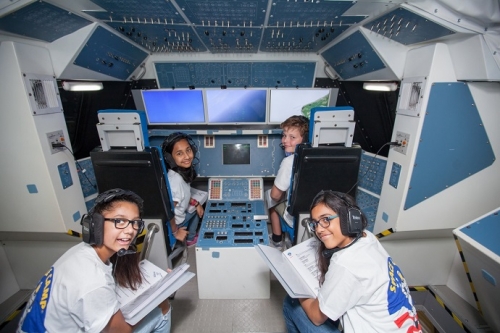 Търсят желаещи да заминат за международен космически лагер