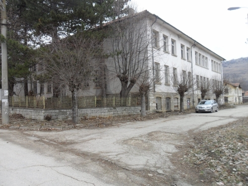 Пуснаха за продажба училище