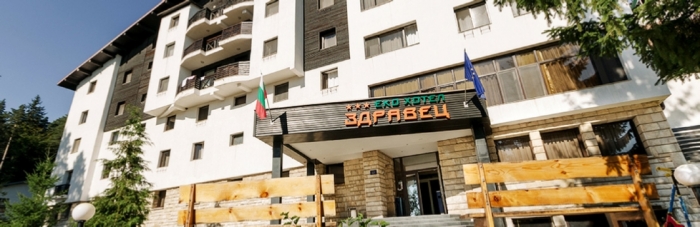 Еко хотел си търси персонал