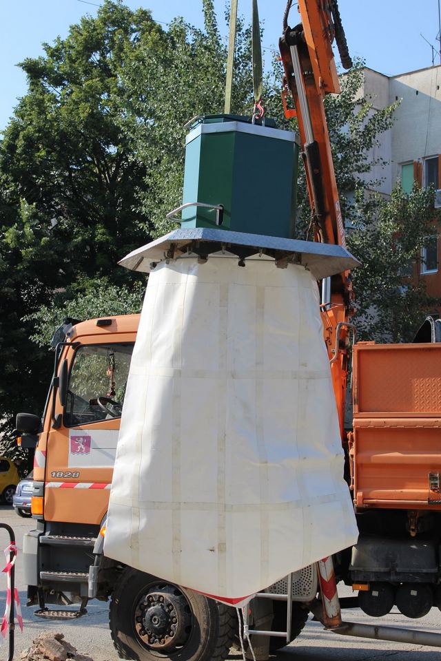 В Козлодуй се монтират нови 20 подземни контейнери