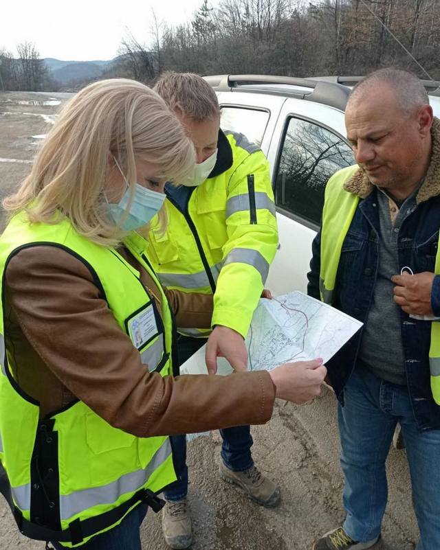 Петя Аврамова инспектира строителството на лот 1 от пътя Мездра - Ботевград