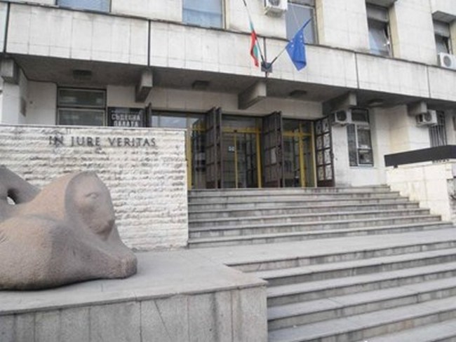 Обвинен за убийството на 17-годишен край Кнежа остава в ареста