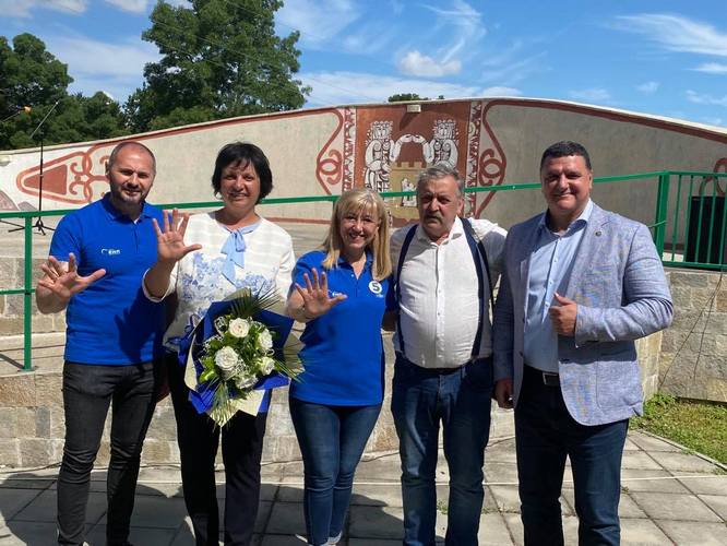 Петя Аврамова в Оряхово: Не бива да позволяваме на омразата и реваншизма да променят ценностите ни