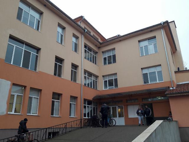 Ремонтират болница и Община с пари от държавата