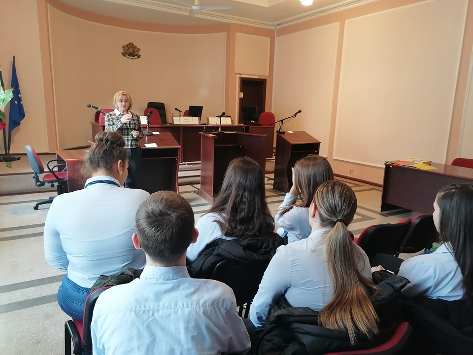 Ученици посетиха Окръжен съд – Враца в Деня на отворените врати