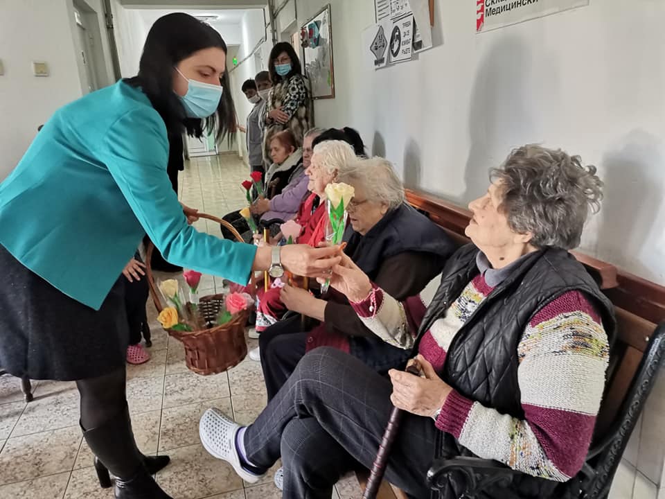 Валя Берчева поздрави дамите в община Мизия