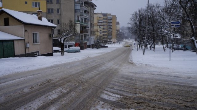 Възстановиха електричеството в селата