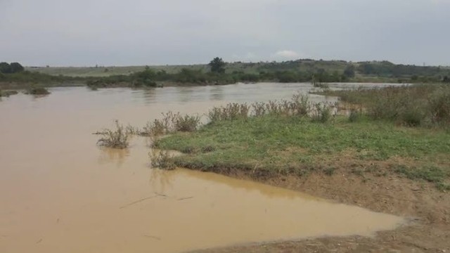 Денонощно наблюдават река Скът