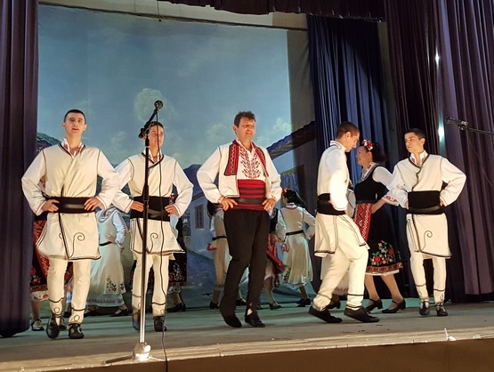 На събор в Долни Вадин