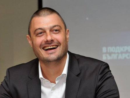 Бареков с нова партия, излиза пак на изборите