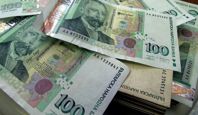 Пробутаха фалшиви пари в магазин във Врачанско