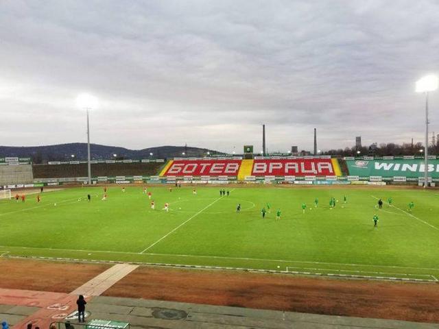 Влизат на проверка на врачанския стадион