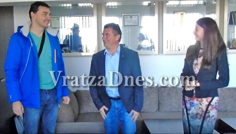 Деца посрещнаха Владо Николов в Бяла Слатина