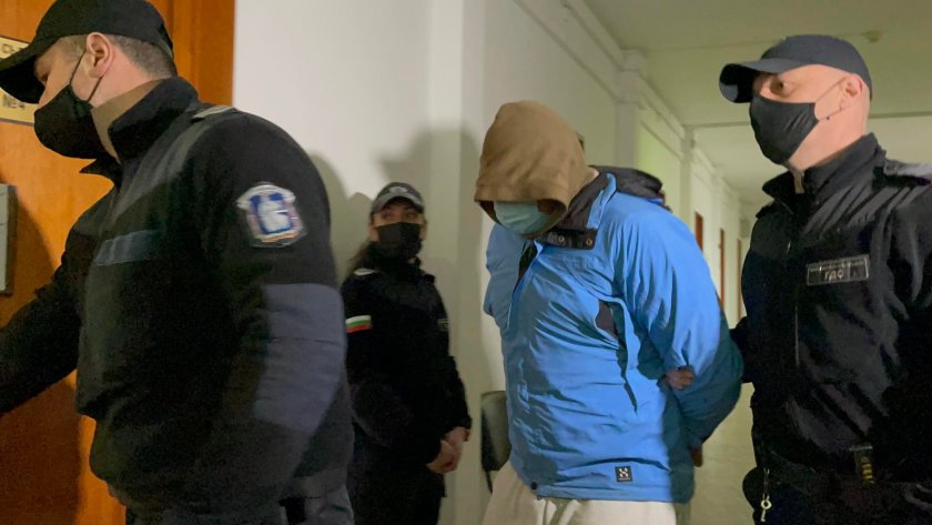 Оставиха за постоянно в ареста обвинен за измама на жена