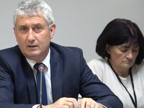 Намалиха драстично разходи на администрация