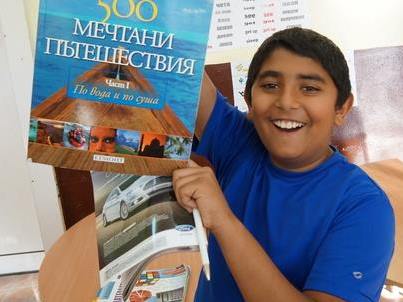 Деца и кадри на АЕЦ се борят за библиотека на село