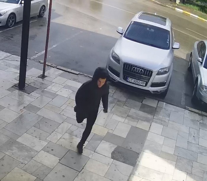 Врачанската полиция издирва младеж