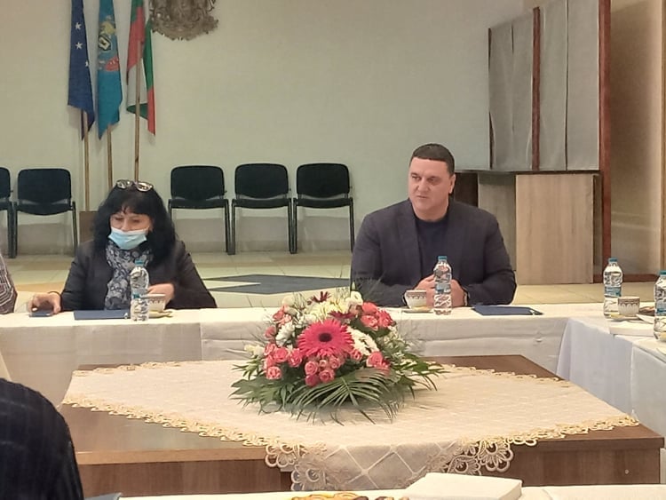 Обсъдиха план-приема на ученици в община Оряхово