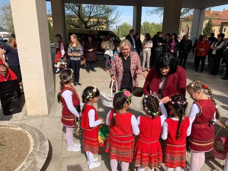 Лазарки наричаха за здраве и берекет в Оряхово