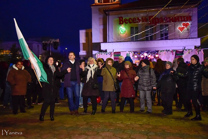Майстори на вина и мезета се събраха на празник в Козлодуй
