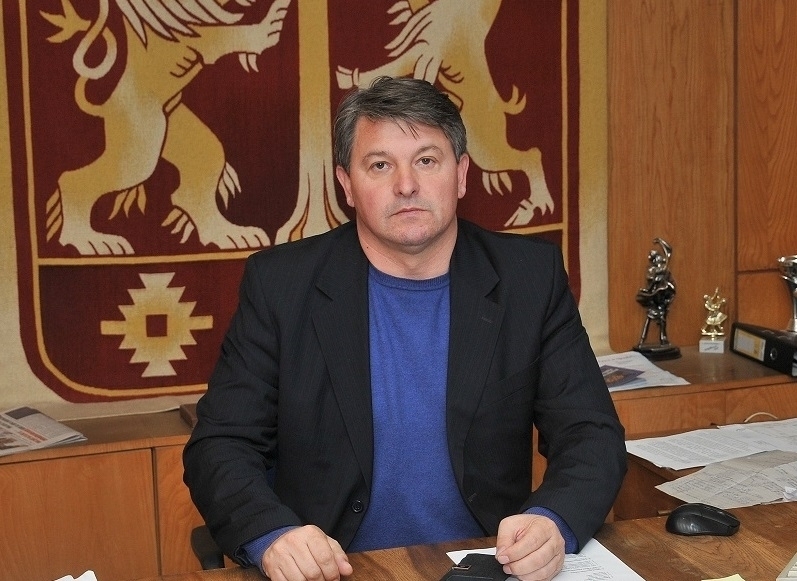 Земеделци ще чистят снега в Чипровци