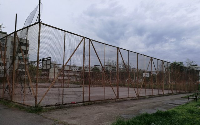 Търсят кой да ремонтира спортно игрище в Козлодуй