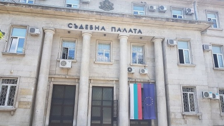 Осъдиха двама, убили бездомник във врачанско село