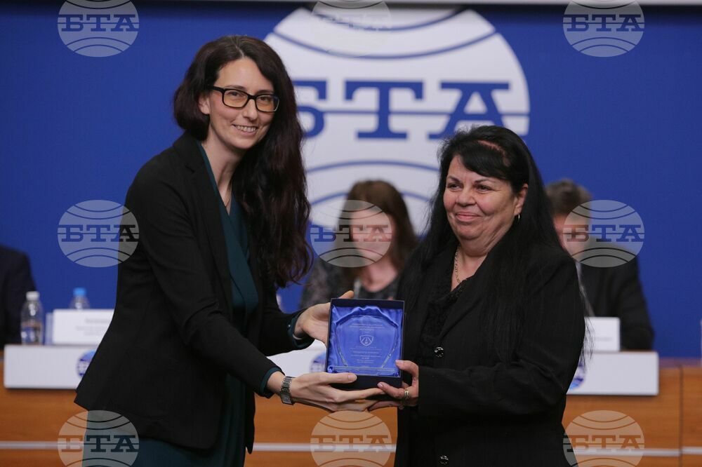 Отличиха Община Роман