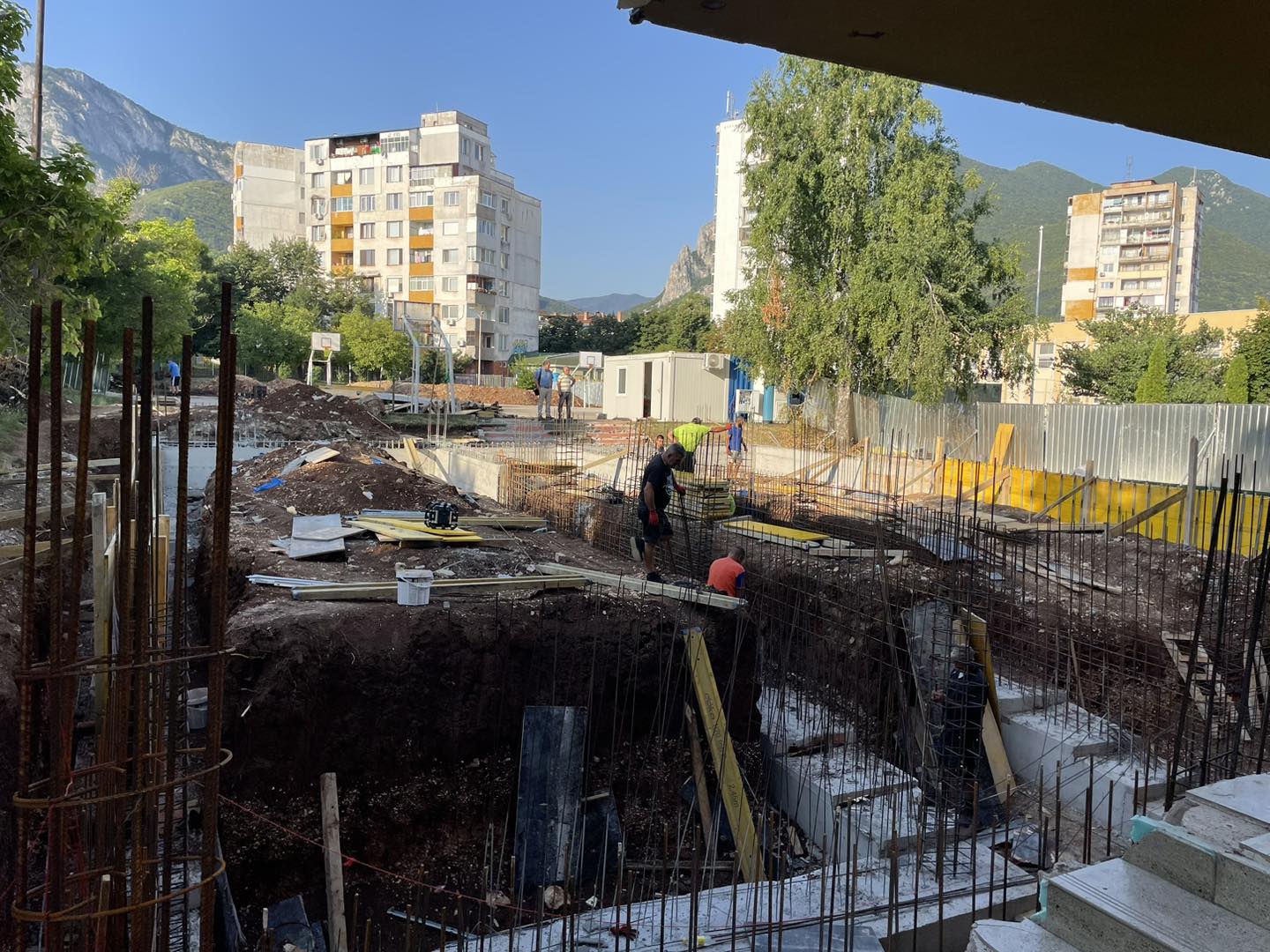 Математическата с нов корпус, за да побере учениците
